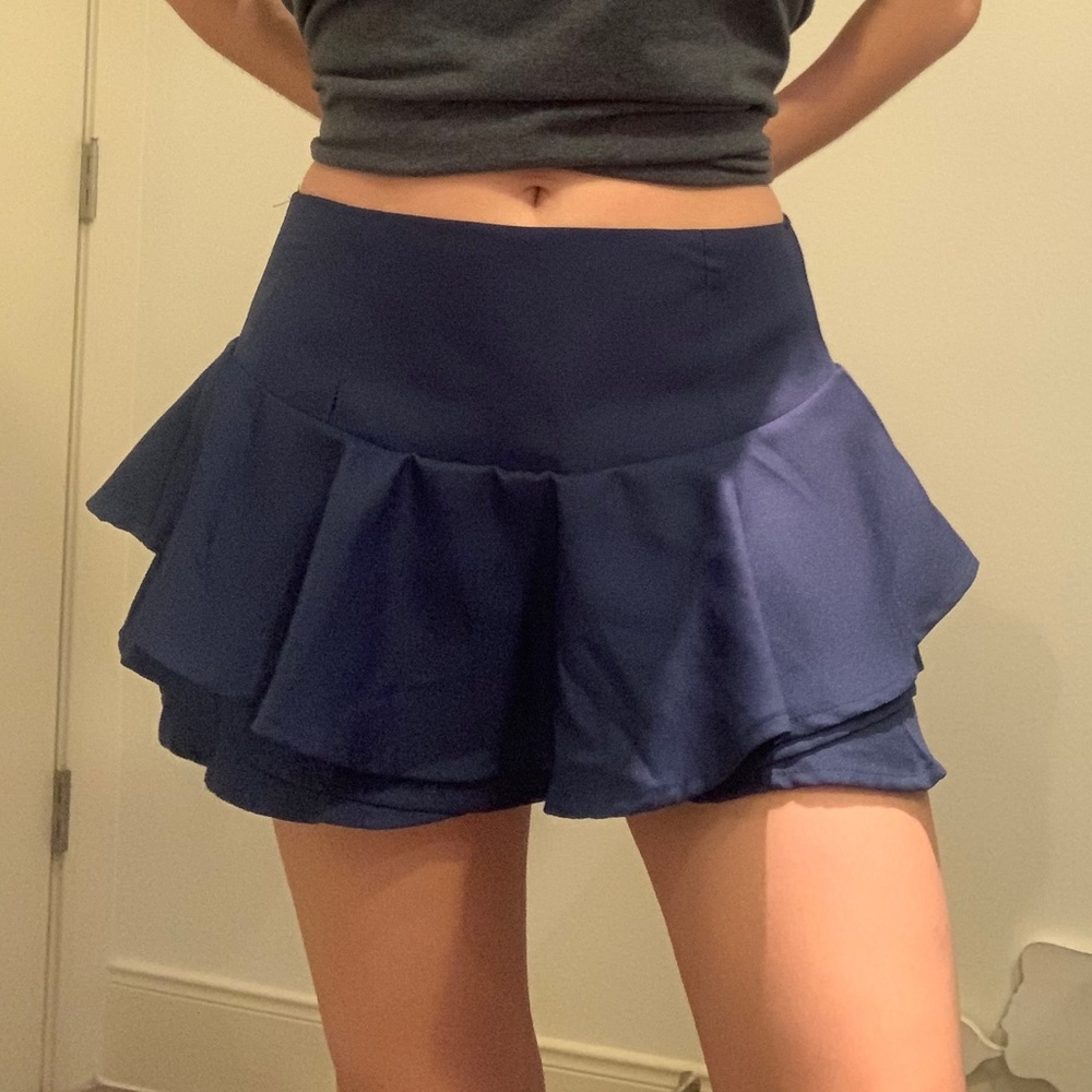 🥳Navy Blue Ruffle skirt/skort. Size Small.